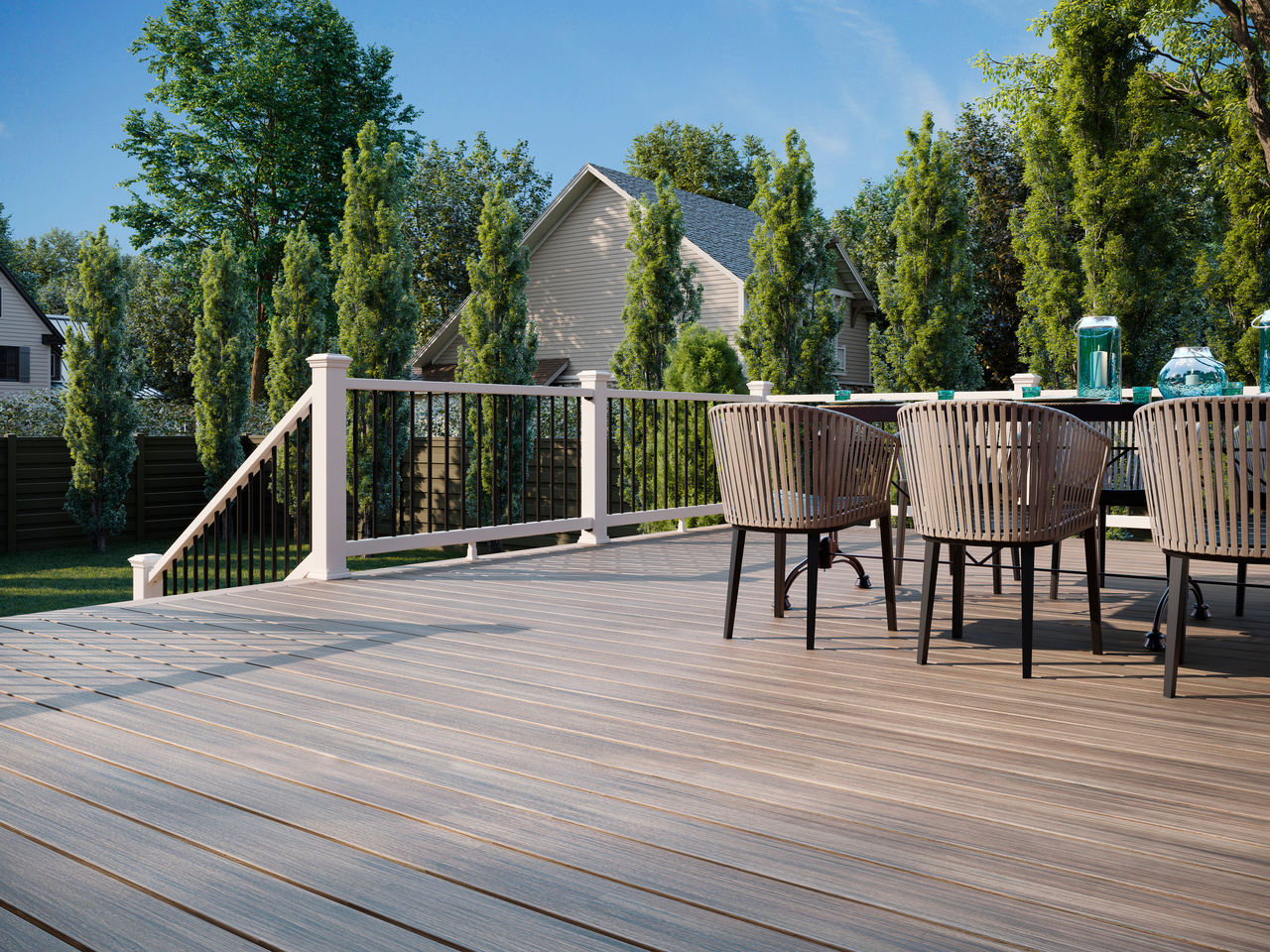 Deck in new Trex Enhance® color Honey Grove.